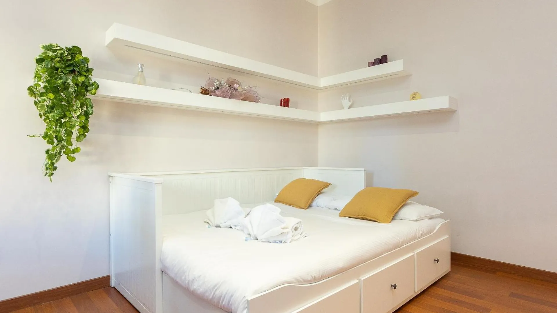 Altavilla By Rental In Rome