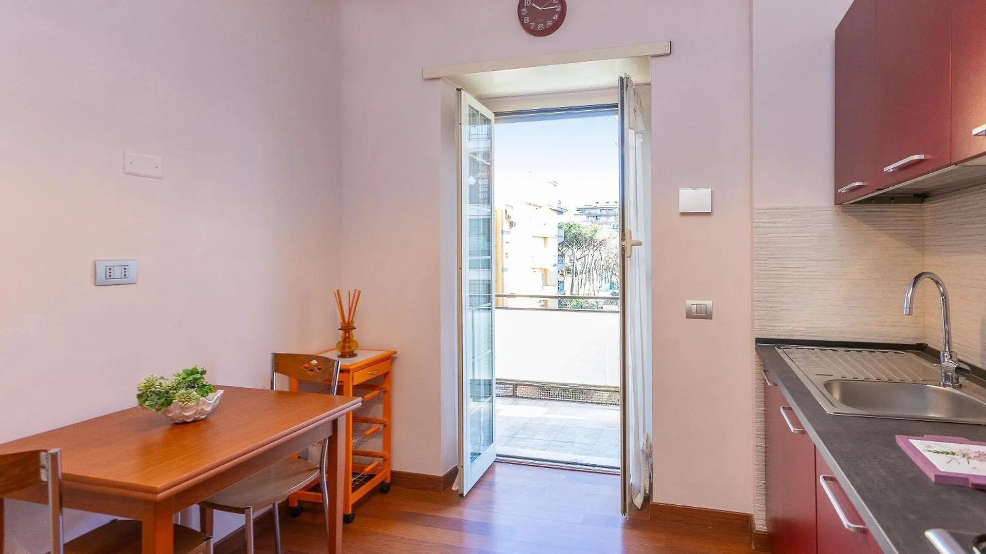 Altavilla By Rental In Rome Apartment